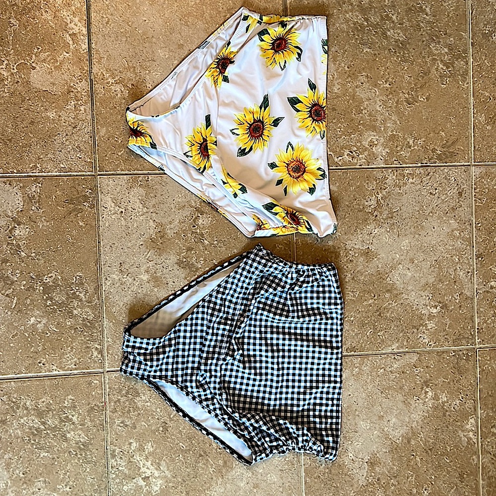 Set of 2 Maternity Swimsuit Bottoms!